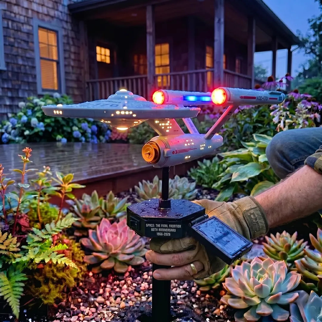 🖖 Starship Enterprise Solar Garden Light – 60th Anniversary Edition