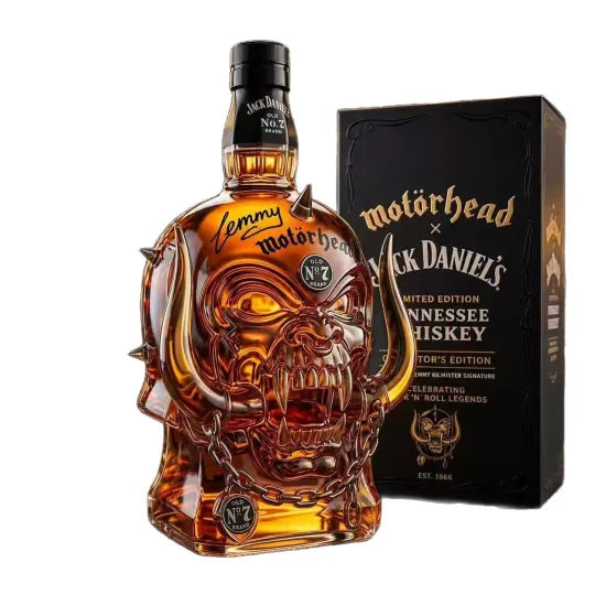 Skull & Wings Handcrafted Decanter – Rock Legend Edition 🦅🤘